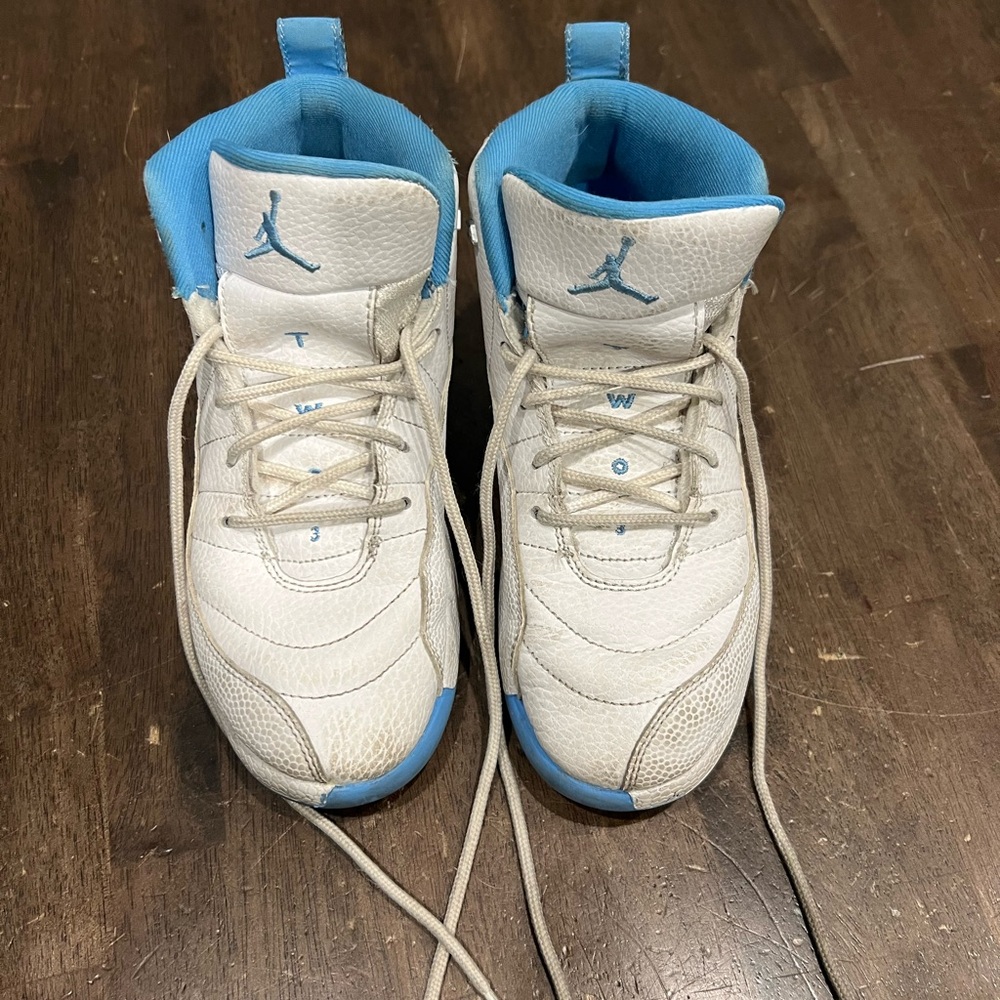Jordan Kids Sneakers in White and Blue